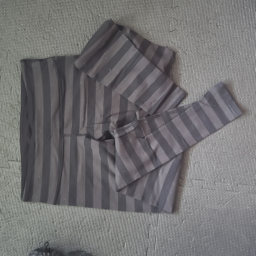 Lululemon size 8 pants